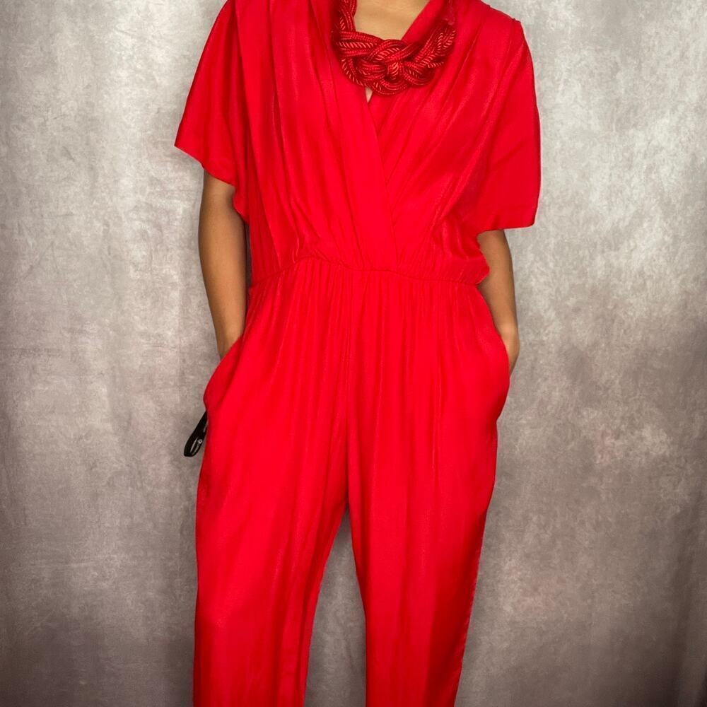 Vintage Jumpsuit w/ Necklace M/L 7/8 Hearts USA Red Pleated V Neck Pockets Retro